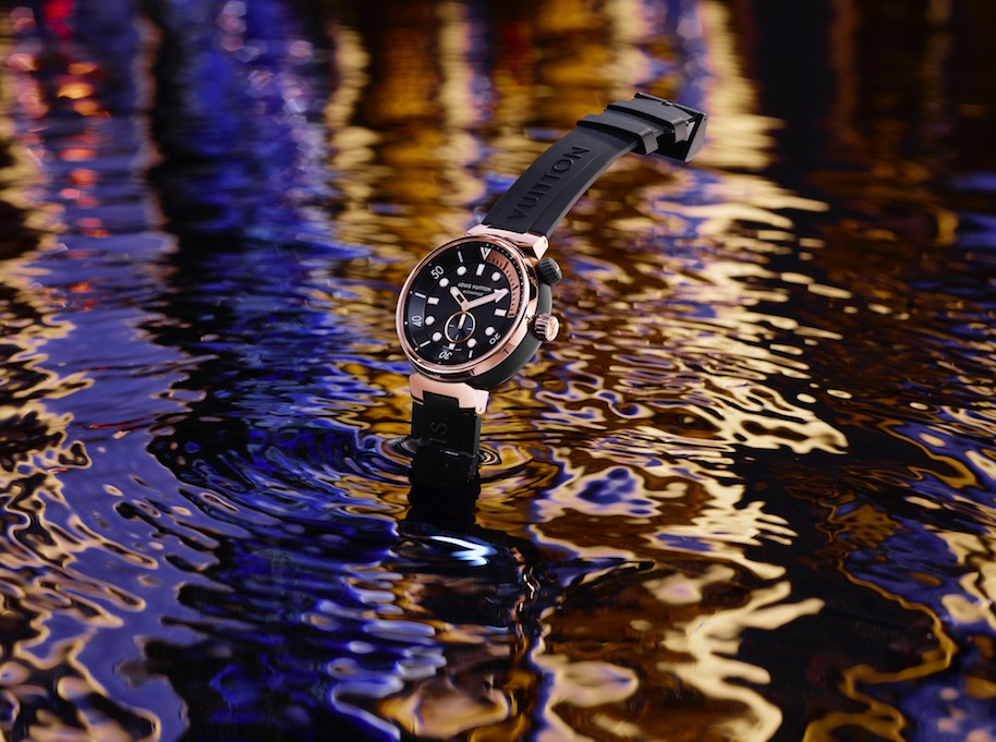 Louis Vuitton presents the new Tambour Street Diver - Numéro Netherlands