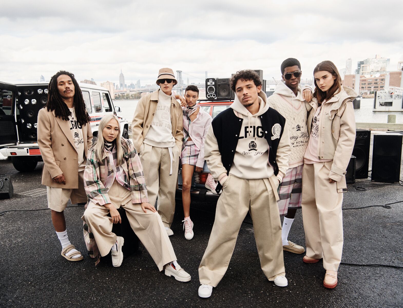 TOMMY HILFIGER CELEBRATES ICONIC STYLE SPRING 2022 “MAKE YOUR MOVE” BRAND CAMPAIGN - Numéro