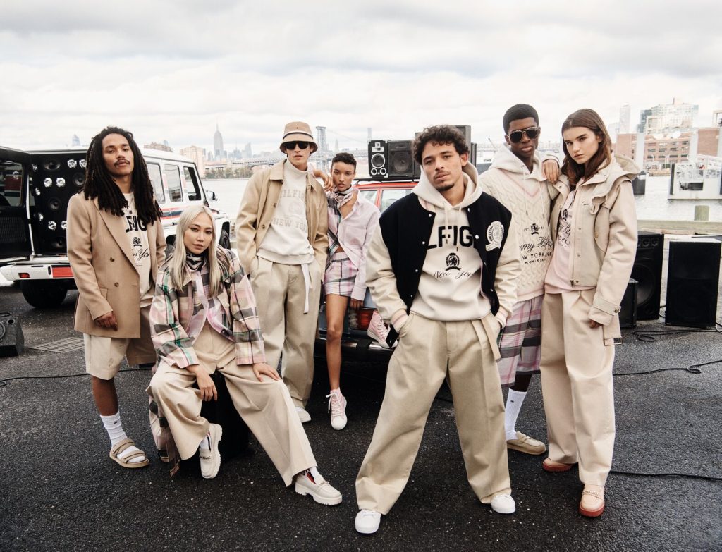 metallic Economy prepare TOMMY HILFIGER CELEBRATES ICONIC STYLE WITH SPRING 2022 “MAKE YOUR MOVE”  BRAND CAMPAIGN - Numéro Netherlands