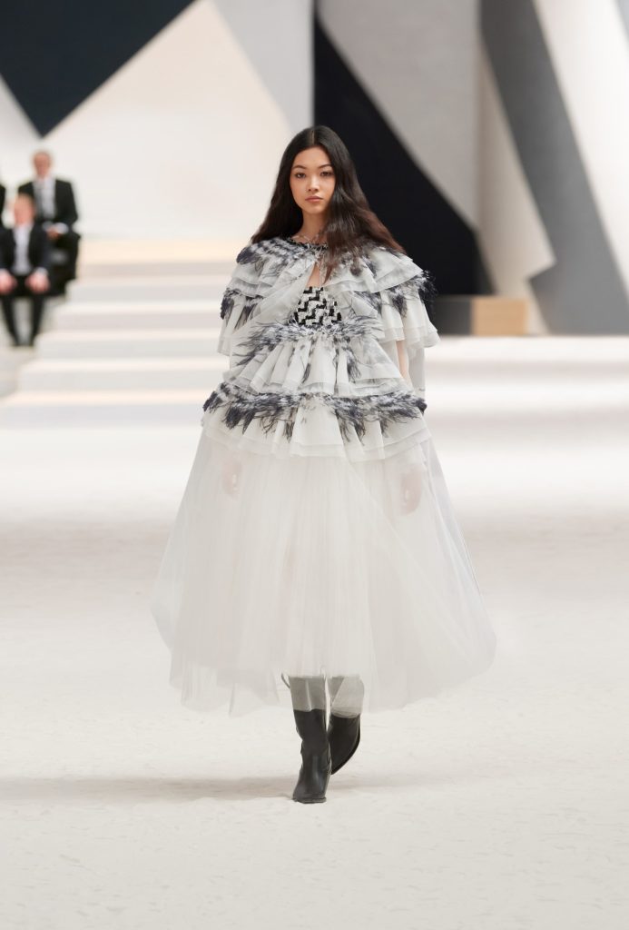 CHANEL PRESENTS THEIR FALL-WINTER 22/23 HAUTE COUTURE COLLECTION