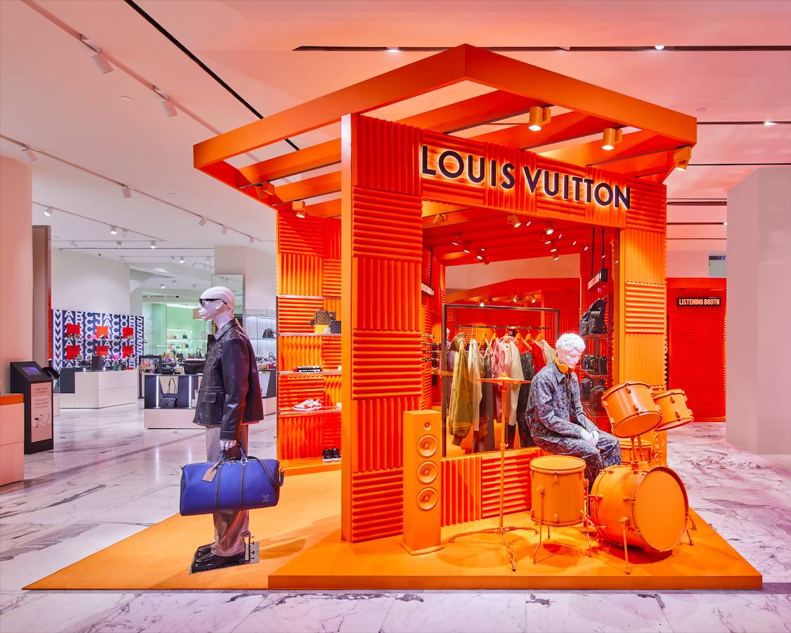 Check Out The Monochromatic Neon Green Louis Vuitton Pop-Up On Ludlow  Street - Secret NYC