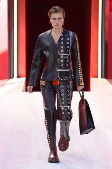 Louis Vuitton Taps French Artist Philippe Parreno for Paris Fashion Week  Stage –