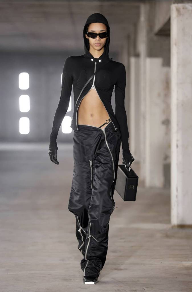 HELIOT EMIL AW23 'CONNECTED FORMS' RUNWAY SHOW - Numéro Netherlands