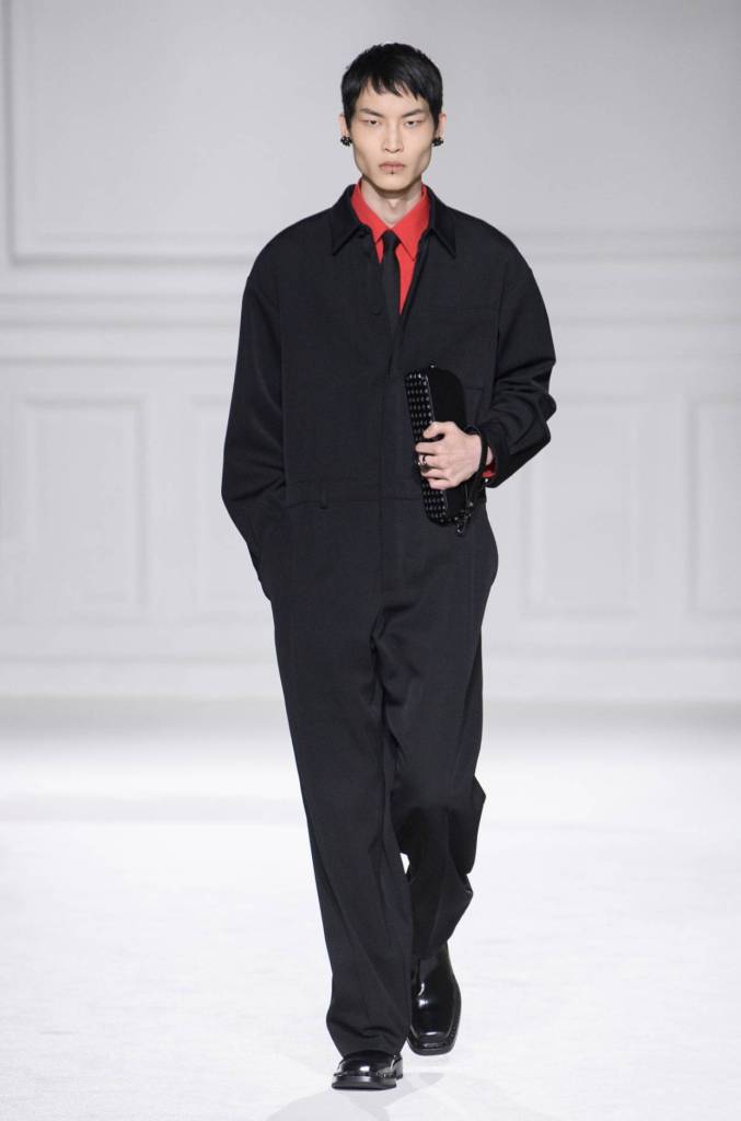 VALENTINO BLACK TIE FALL/WINTER 2023-24, TRANSFORMS THE MEANING OF THE ...