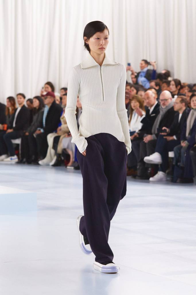 This image has an empty alt attribute; its file name is Shang-Xia_fw23_runway-sides_press_look03-683x1024.jpg