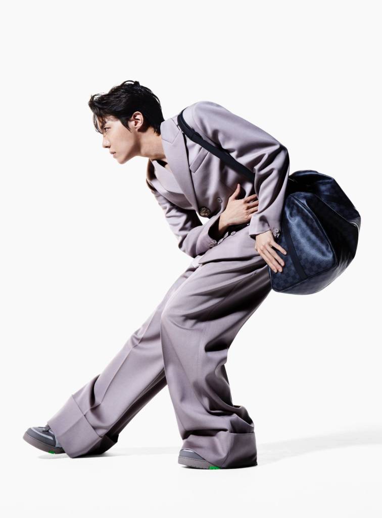 Louis Vuitton Carryall Bag Campaign (Louis Vuitton)