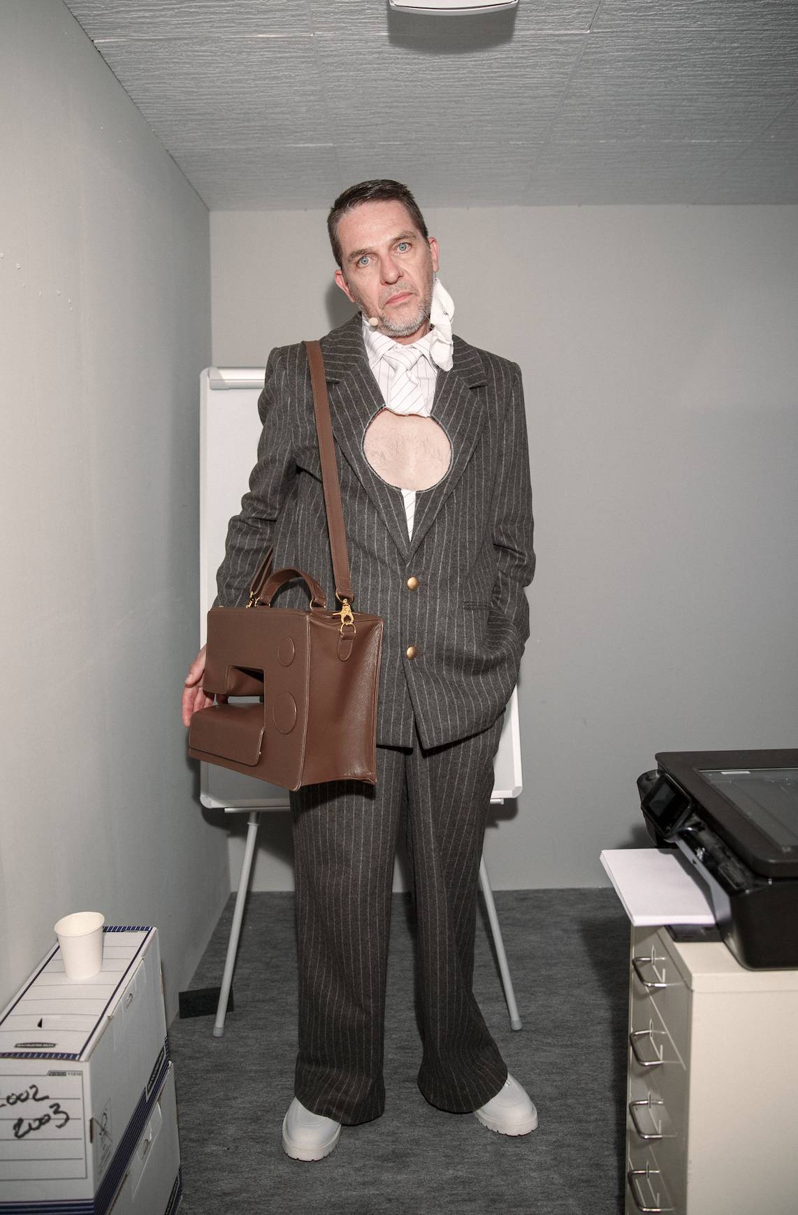 COLM DILLANE BRINGS THEATER TO PARIS FASHION WEEK FOR HIS KIDSUPER  SPRING/SUMMER 2024 FASHION SHOW - Numéro Netherlands
