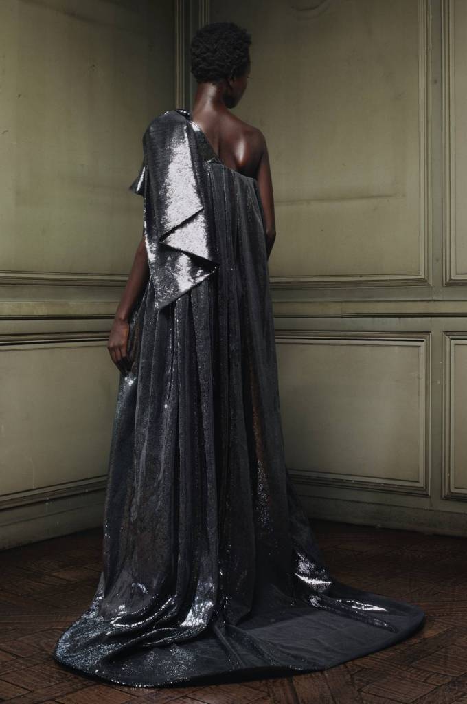 JISOO BAIK DEBUTS HER FIRST HAUTE COUTURE COLLECTION - Numéro Netherlands