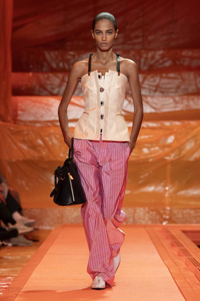 VIDEO / LOUIS VUITTON SPRING SUMMER 2020 RTW COLLECTION BY NICOLAS