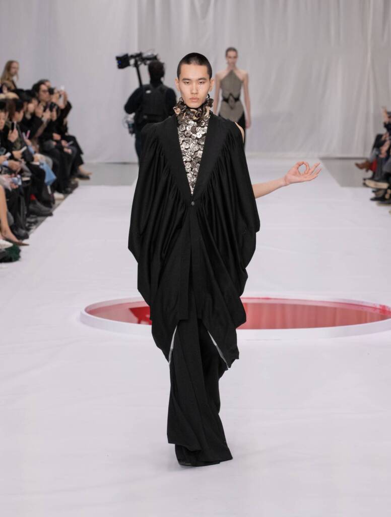 AN UNFORGETTABLE PERFORMANCE AT YUIMA NAKAZATO SS24 COUTURE FASHION ...